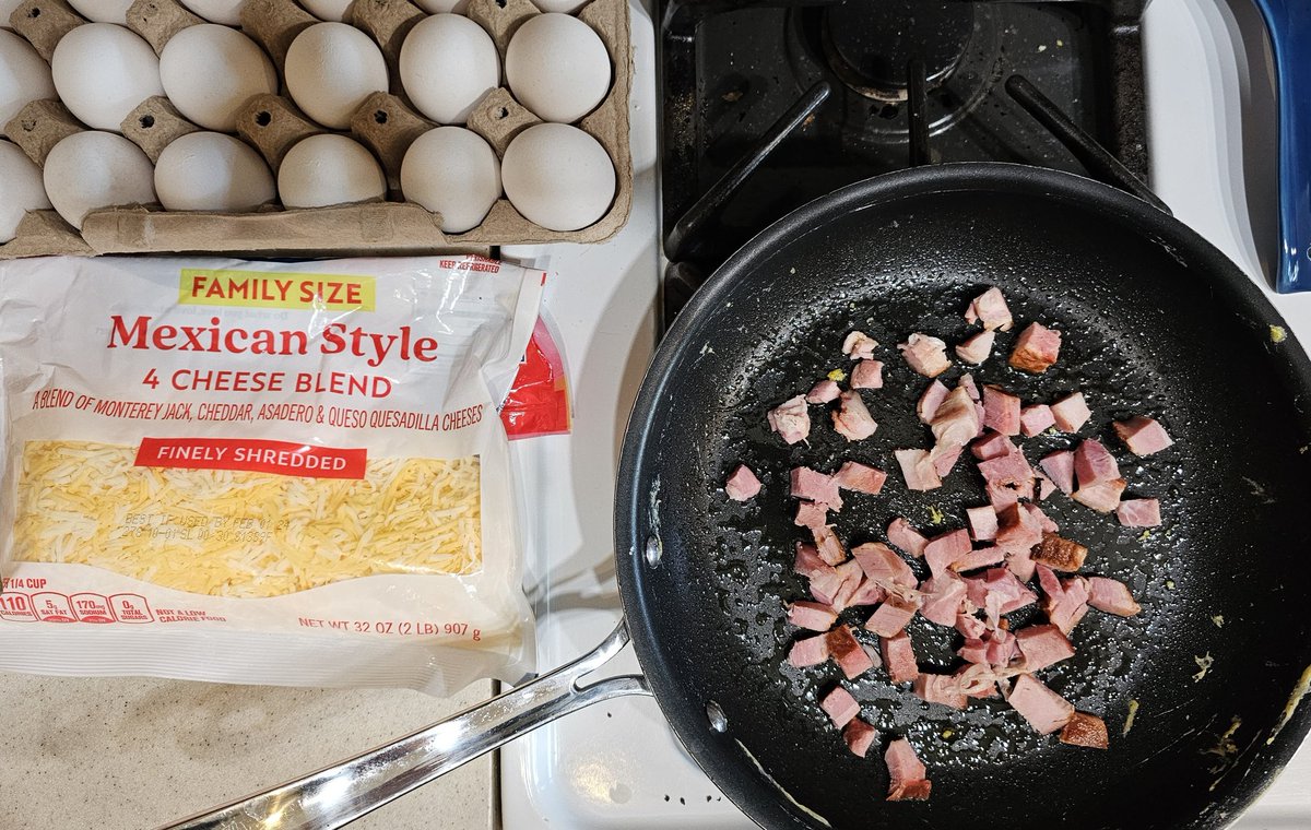 PyrateSilly's tweet photo. Leftover ham or turkey, cheese, eggs. If we  had veggies left those would be chopped and in there too. Scramble them.
Depending on how many you are feeding all depends on how many eggs you use, lol.
Best use for leftovers. https://t.co/lrANteuxgW