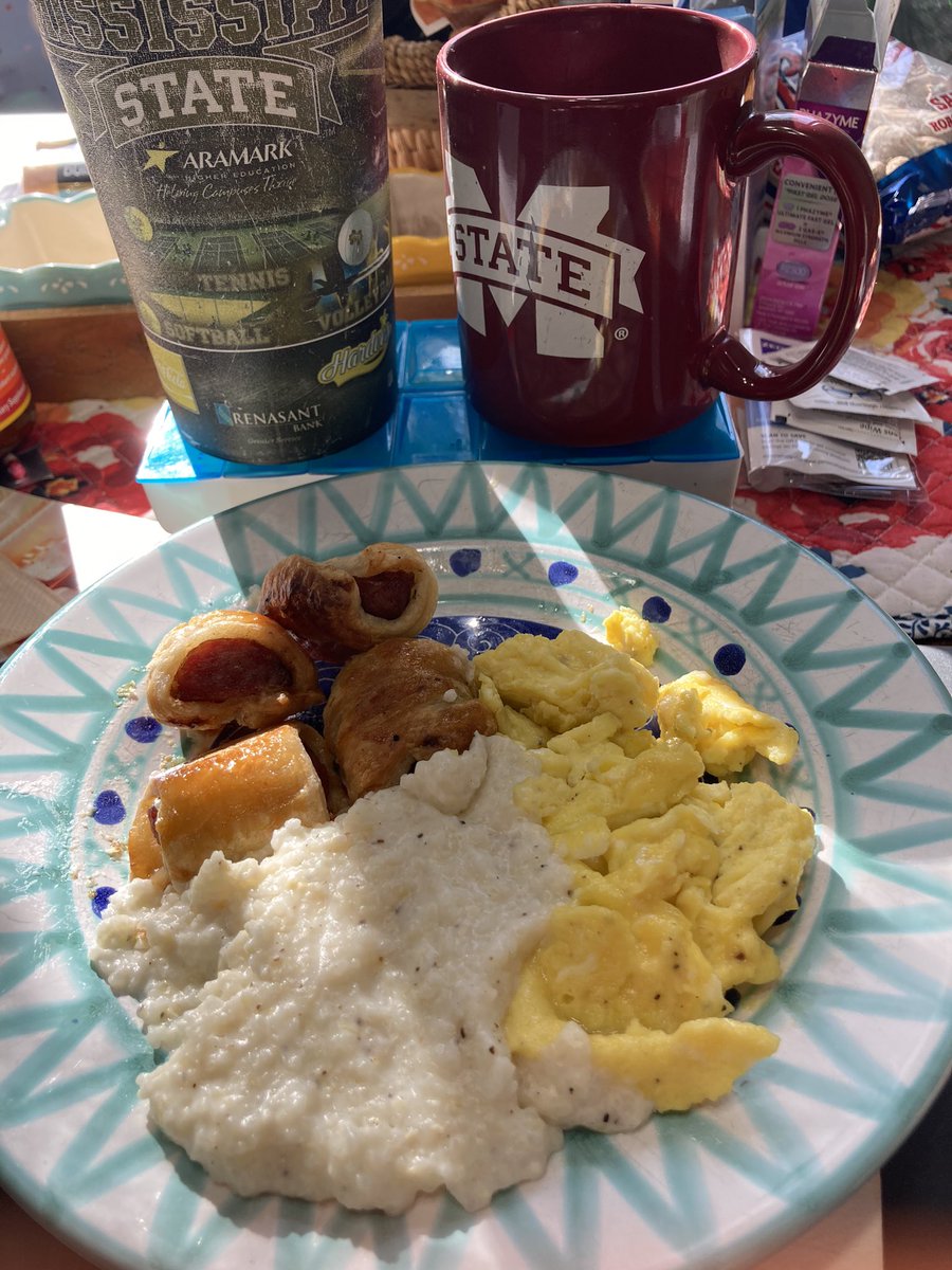 Would this have been a great morning to be in the woods here in Central Alabama? Yes.
Did I decide to sleep in until almost 9 AM? Yes.
Did the amazing @kfish1480 make me breakfast including coffee in my favorite @HailStateMBK mug? Yes. 
Did I make the right decision? #youtellme