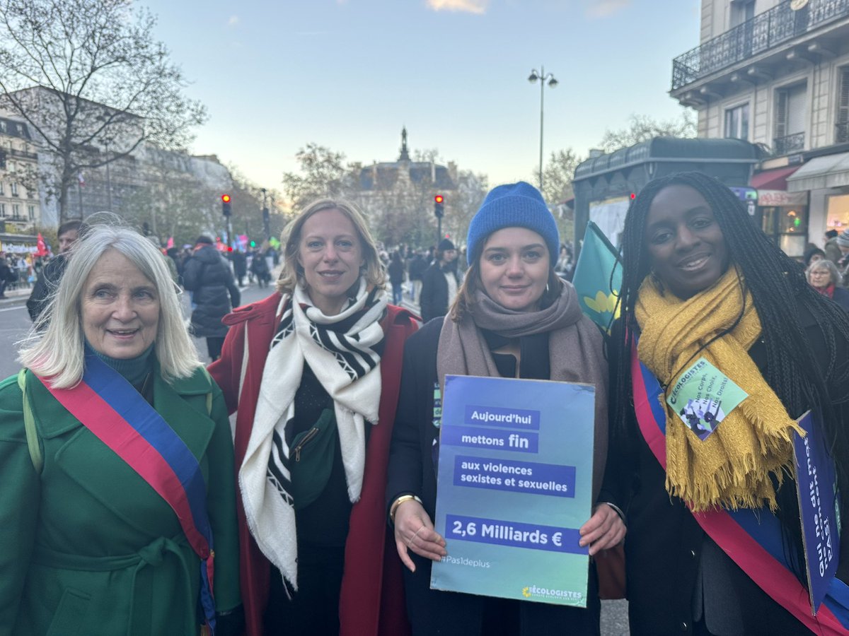anneclaire_boux's tweet photo. Mobilisées contre les violences faites aux femmes #Pas1deplus
Depuis le début de l’année, 121 femmes ont été tuées parce que femmes.
@FeminismeEELV https://t.co/ExsmNIE9SF