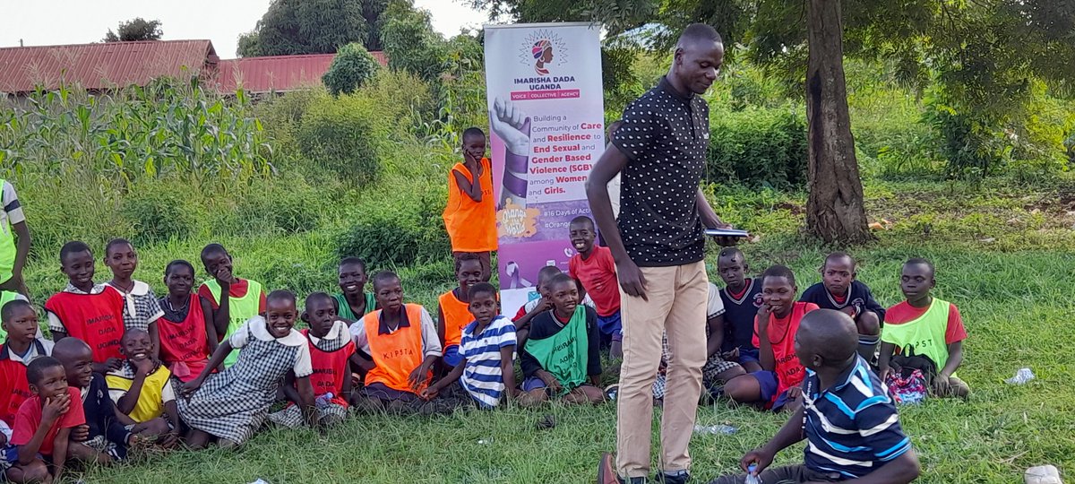 ImarishaDadaa's tweet image. As we kick-started the #16 Days of Activism, through role games and role plays we manifested various forms of violence against women and girls, reporting processes, corruption in justice system and community of care in ending SGBV. @amwaafrika, @ISA_Youth
#16DaysOfActivism