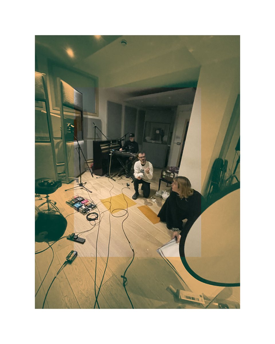 dBs_Institute's tweet image. Exciting things coming from third year Bristol student HANAH 👀 We were lucky enough to get a sneak peek behind-the-scenes of her next project. Watch this space for future updates. 

#dbscommunity #musicproduction #musicvideo #bristolmusic #newmusic