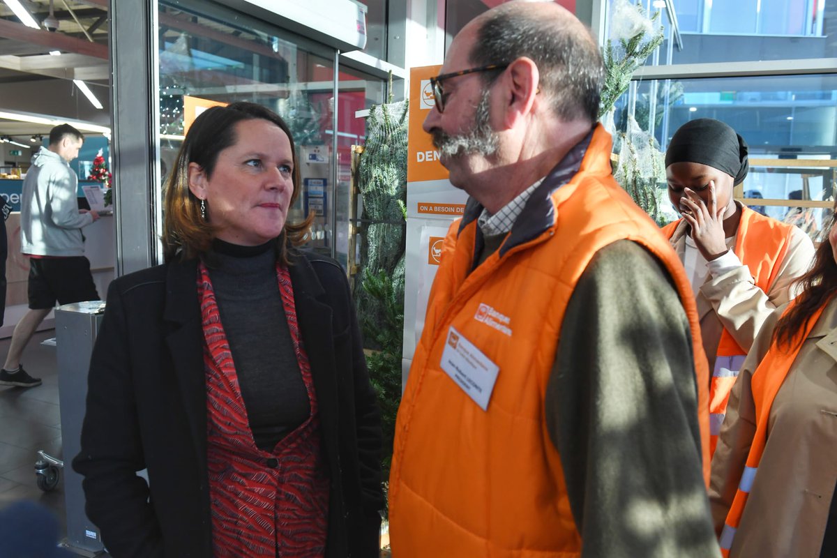 Johanna_Rolland's tweet photo. Cet engagement des banques alimentaires et la solidarité des Nantaises et des Nantais sont essentiels pour agir contre la pauvreté et la précarité alimentaire. En France, trop de ménages sautent encore des repas, dans un contexte de très forte inflation des denrées alimentaires. https://t.co/su0s319qQS