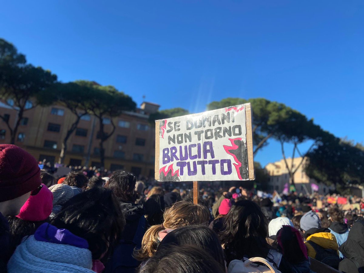Roma, 25 novembre: corteo contro la violenza sulle donne youtu.be/4ssDtbw_m0o?si… via <a href="/YouTube/">YouTube</a>