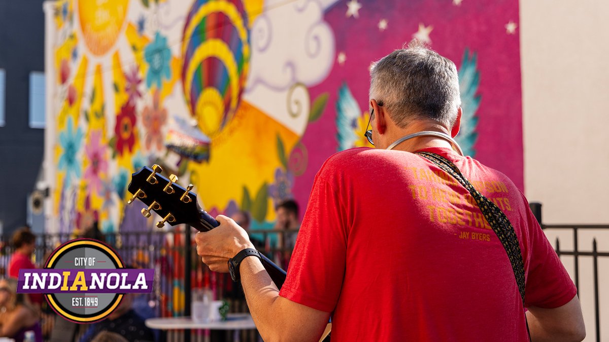SimpsonCollege's tweet photo. It’s Small Business Saturday! Support the Indianola community by shopping local today. No better way to kickstart your holiday shopping then supporting your local community. #ShopLocalGiveLocal https://t.co/sRI55SgetO