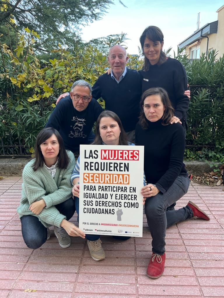nutnuria's tweet photo. 📢En el Día Internacional para la Eliminación de la Violencia de género reivindicamos que todas las mujeres tienen derecho a vivir seguras y a migrar sin miedo ni violencias ♀️ Nos unimos por un mundo más seguro para todas, por el derecho a #MigrarSeguras 
#MujeresEnMarcha #25N https://t.co/2hU0YNIZPt