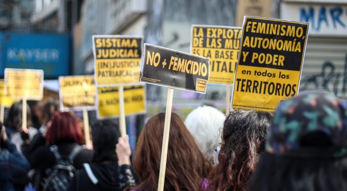 elmostrador's tweet photo. 📰 Diario Oficial publica reglamento que norma pago de pensión para hijos de víctimas de femicidio 📑

Mira la nota aquí👇
https://t.co/OXjLh8JcsP https://t.co/whEvxWGlgJ