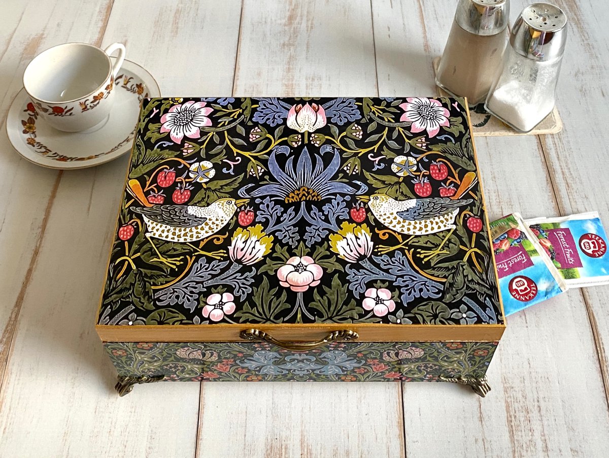IuliiaArt's tweet image. Inspired by William Morris William Morris etsy.com/listing/159376…
#StrawberryThief

#Decorativebox