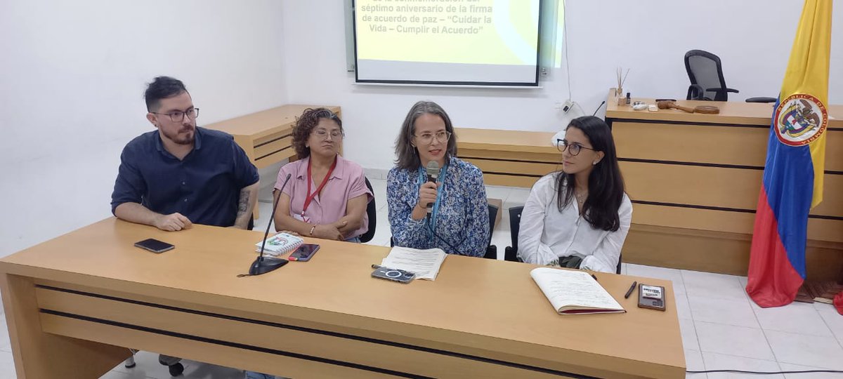 ARNColombia's tweet photo. 📌En Cúcuta, la @ARNColombia junto a @pasocolombia, @MisionONUCol, #FirmantesDePaz 🕊 e integrantes de la academia participaron en el conversatorio👩🏽‍🦱👨🏻👩🏼 sobre la Conmemoración del Séptimo Aniversario del #AcuerdoFinalDePaz. 📝 #CuidarLaVida #CumplirElAcuerdo https://t.co/UyL5wmMkZM