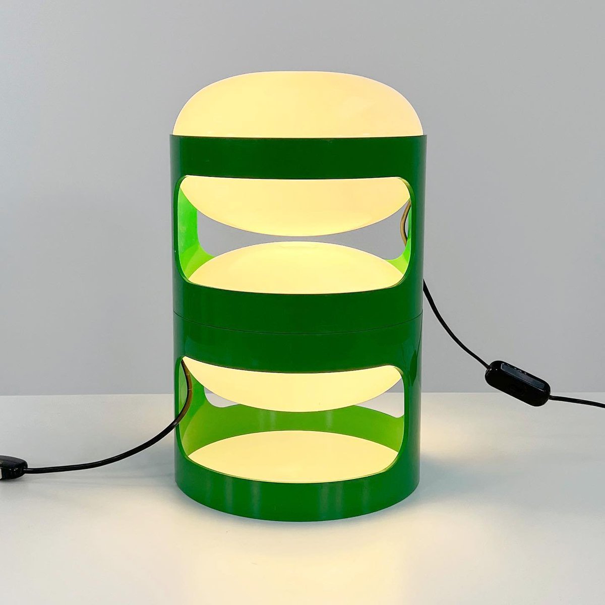 designdocument's tweet photo. Vintage "KD29" Desk Lamp by Joe Colombo (1960) 🥑🪴 https://t.co/e2t7asfH52