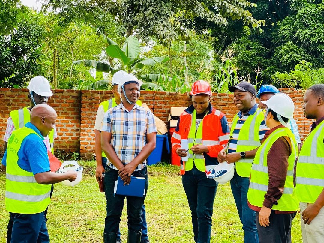 #MWEworks: A Team of Officers from <a href="/min_waterUg/">MINISTRY OF WATER AND ENVIRONMENT 🇺🇬</a> led by the Branch Manager of Water and Sanitation Development Facility-East; <a href="/Alitogj/">Eng. George Alito</a> and <a href="/WorldBank/">WorldBank</a> Supervision Consultant carried out a supervision visit at Kaliro Water Supply System in Kaliro District.