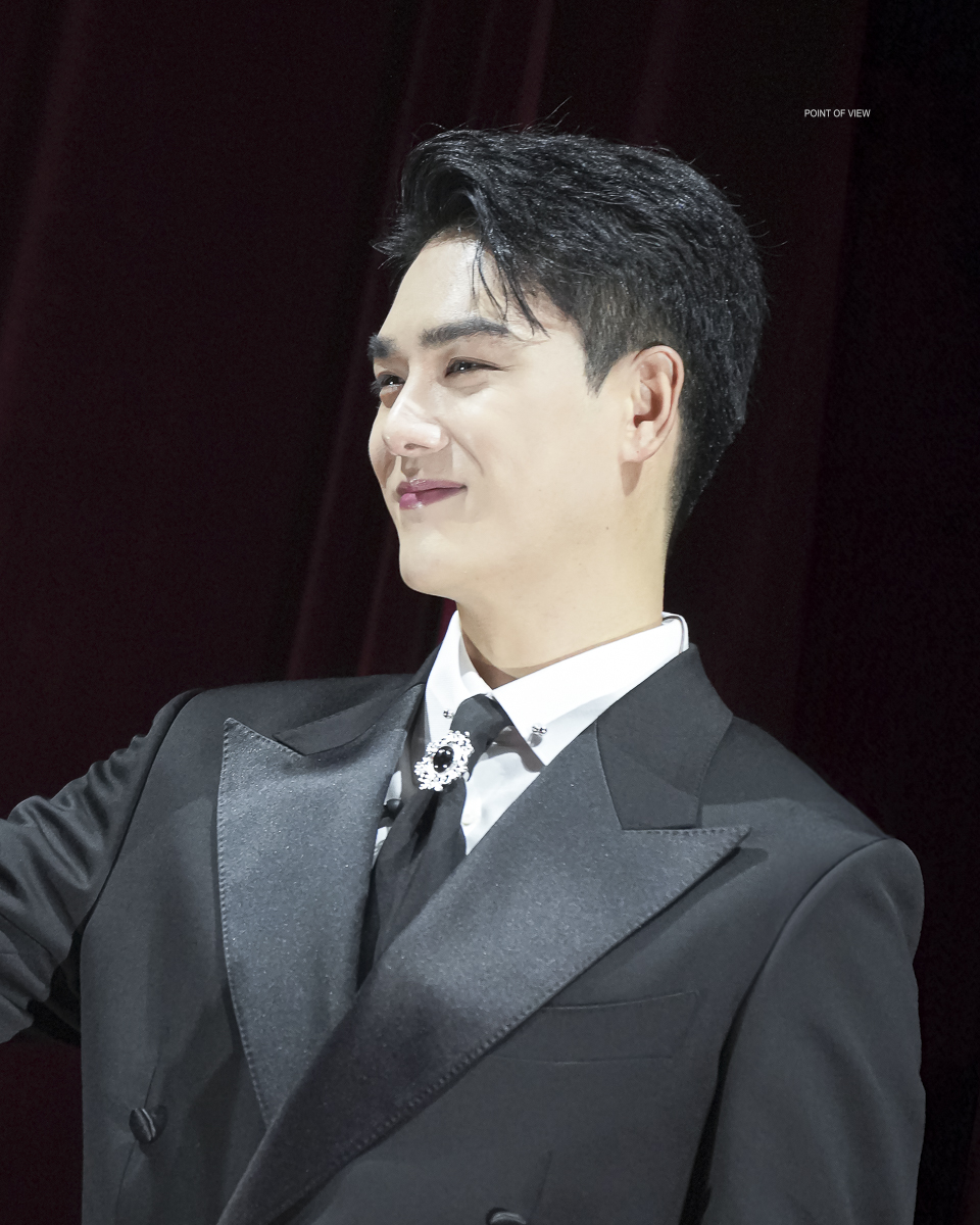 231125 정동화의 레드카펫 🌸🐶
게스트 #윤소호

그건 너의 빛나는 스포트라이트
맘껏 뛰어 빛나는 너의 레드카펫