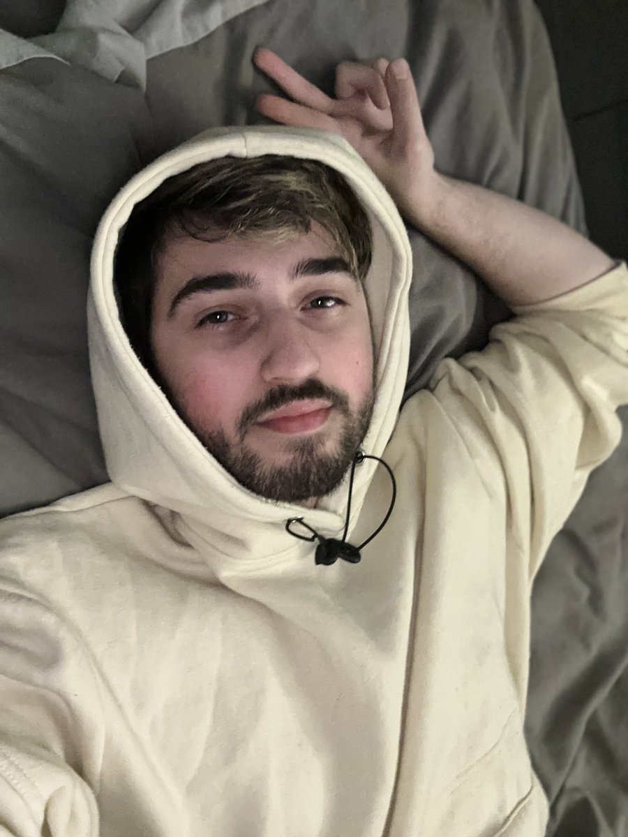 JamieGS1098's tweet image. Don’t cheat and post the last pic of yourself x