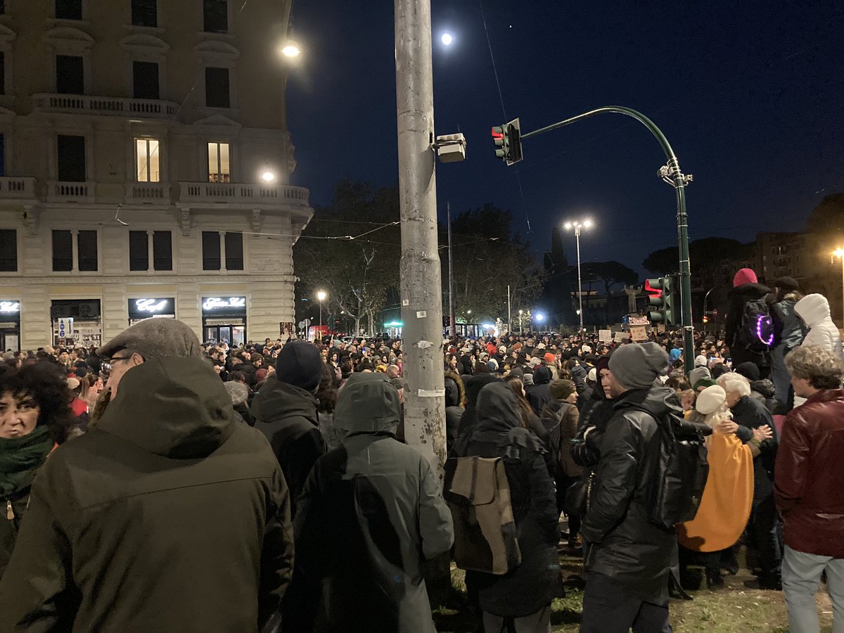 Roma, #25Novembre2023 #piazzasangiovanni #noviolenzadonne