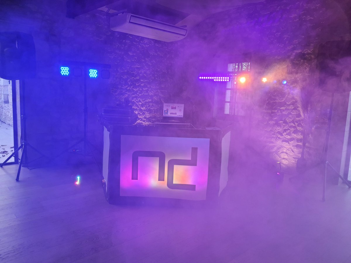Davidnegre33's tweet photo. Animation dansante au Château Balac de Saint Laurent Médoc (33) en place 👍 
#dj #animation #prestation #evenementiel https://t.co/K8Ep4qqFsb