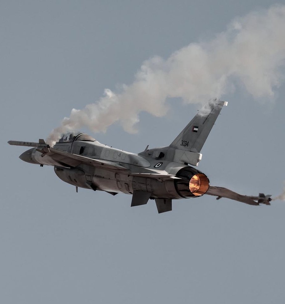 gang_uae's tweet image. دولة الإمارات توسع نفوذها في مجال تصدير الأنظمة الدفاعية المتقدمة في العديد من الدول ..

• الطائرات المقاتلة Rafale الهندية 🇮🇳 ستحمل ذخائر موجهة من صنع الامارات 🇦🇪

• الجيل الرابع 4 من الطائرات الفرنسية 🇫🇷 ستحمل قنابل موجهة وذخائر عالية التقنية في عملياتها من صنع الإمارات 🇦🇪