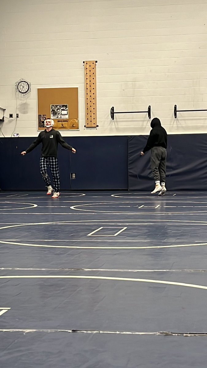 Difference between average and great! Saturday practice was over 30 minutes ago!
#BeTheStandard
#HumbleAndHungry