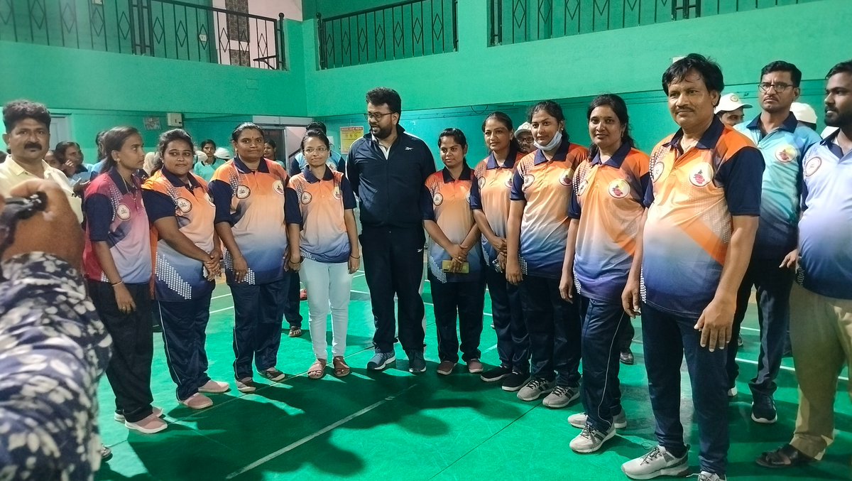TPVIJAYPUR's tweet photo. ಜಿಲ್ಲಾ ಪಂಚಾಯತ್ ವಿಜಯಪುರ ಆರ್ ಡಿ ಪಿ ಆರ್ ಕ್ರೀಡಾಕೂಟದಲ್ಲಿ ಮಹಿಳೆಯರ ತ್ರೋಬಾಲ್ ಮಹಿಳಾ ವಿಜಯಪುರ ತಾಲೂಕು ಪಂಚಾಯಿತಿ ಜಯಗಳಿಸಿದ ಸಂಭ್ರಮ https://t.co/joZ9zfJO5P