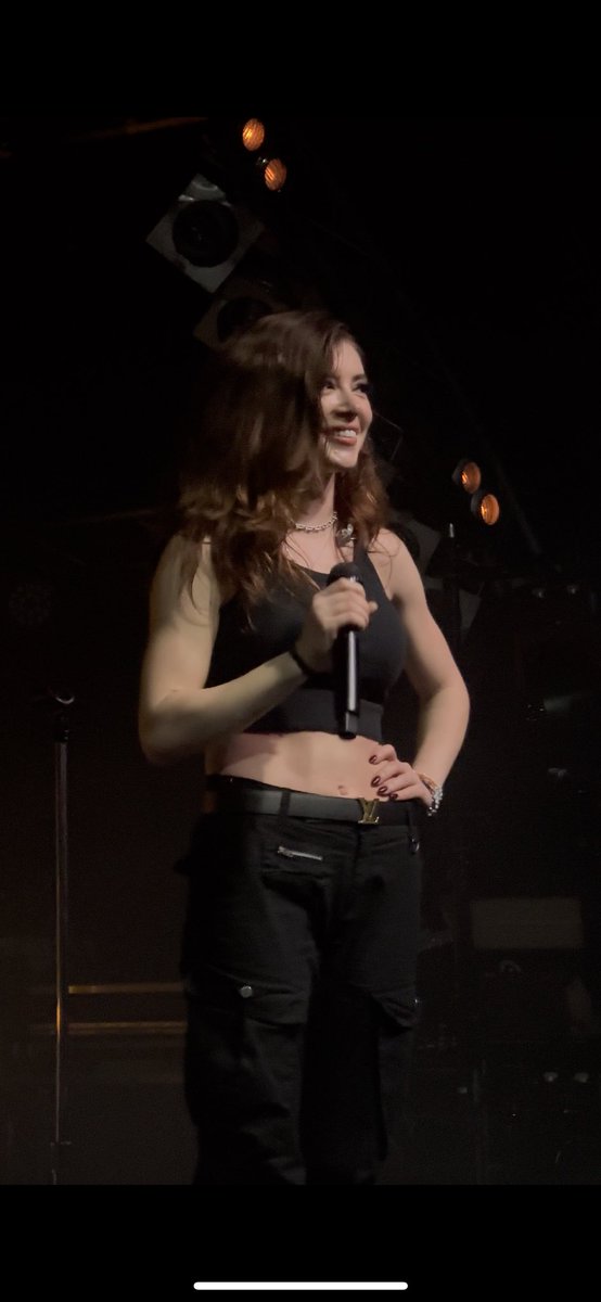 iiilvy's tweet photo. 🦋Butterfly Effect:
Ich war 2016 Stegi Fan und gestern Abend das erste mal bei @ATC_BAND aufm Konzert.
Danke @byStegi 🫶🏼
#againstthecurrent #chrissycostanza #stegi https://t.co/hIfa2sWNIQ