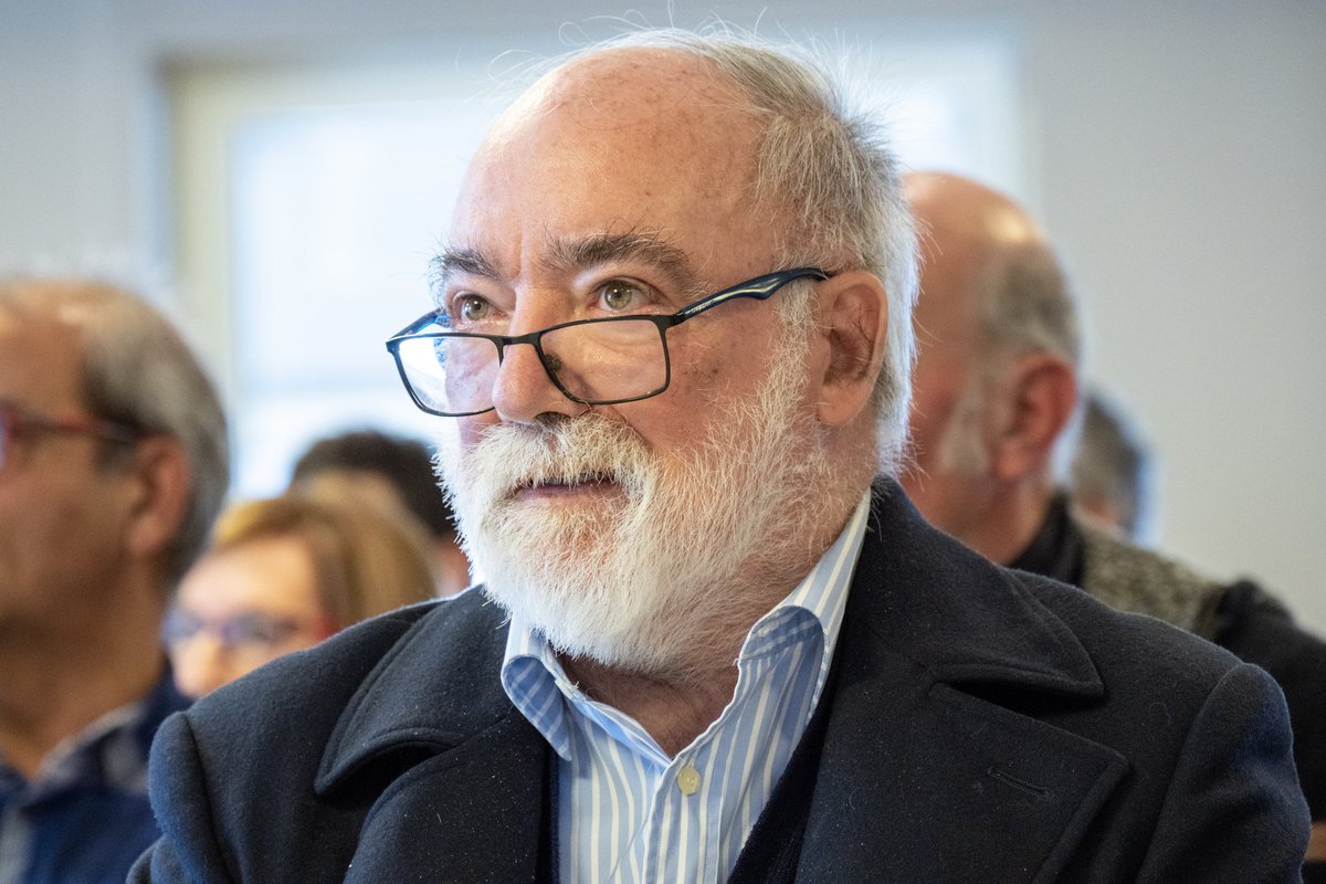 Trino Azkoitia Azpitarte gure bertso eskolako sortzaile eta lehendakaria zendu da gaur. Gugan bego.