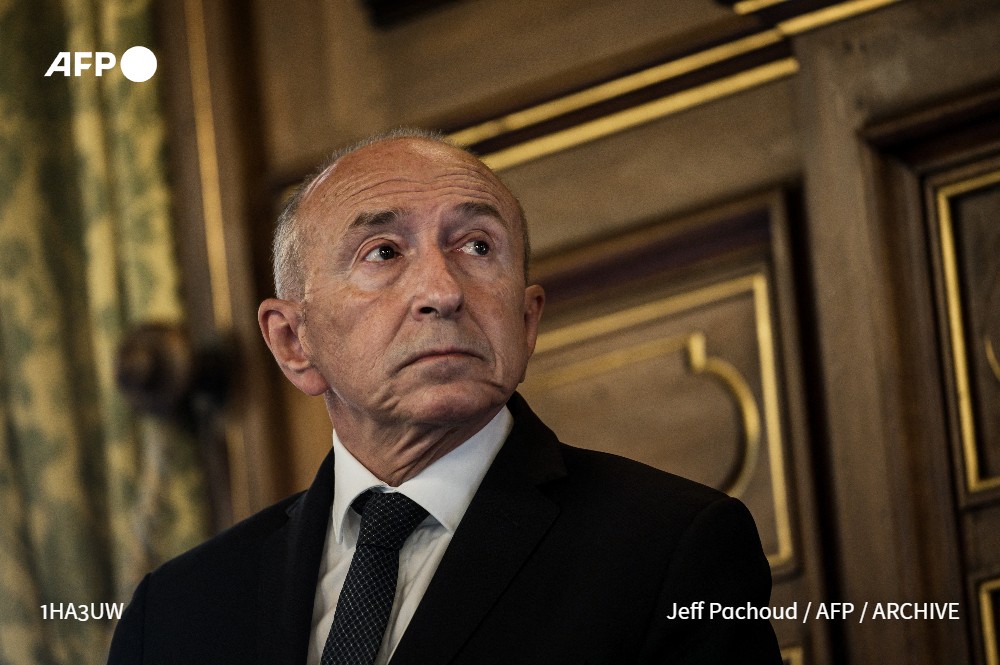L'ancien maire de Lyon Gérard Collomb, ex-ministre de l'Intérieur du premier gouvernement Macron, s'est "éteint paisiblement auprès des siens" samedi soir à l'âge de 76 ans, a annoncé son épouse Caroline Collomb à l'#AFP