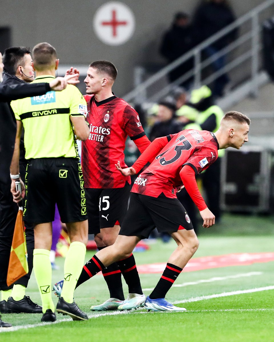 brfootball's tweet photo. 15-year-old Francesco Camarda subs on for Milan to become the youngest debutant in Serie A history 👶 https://t.co/rZBOB9TRTC