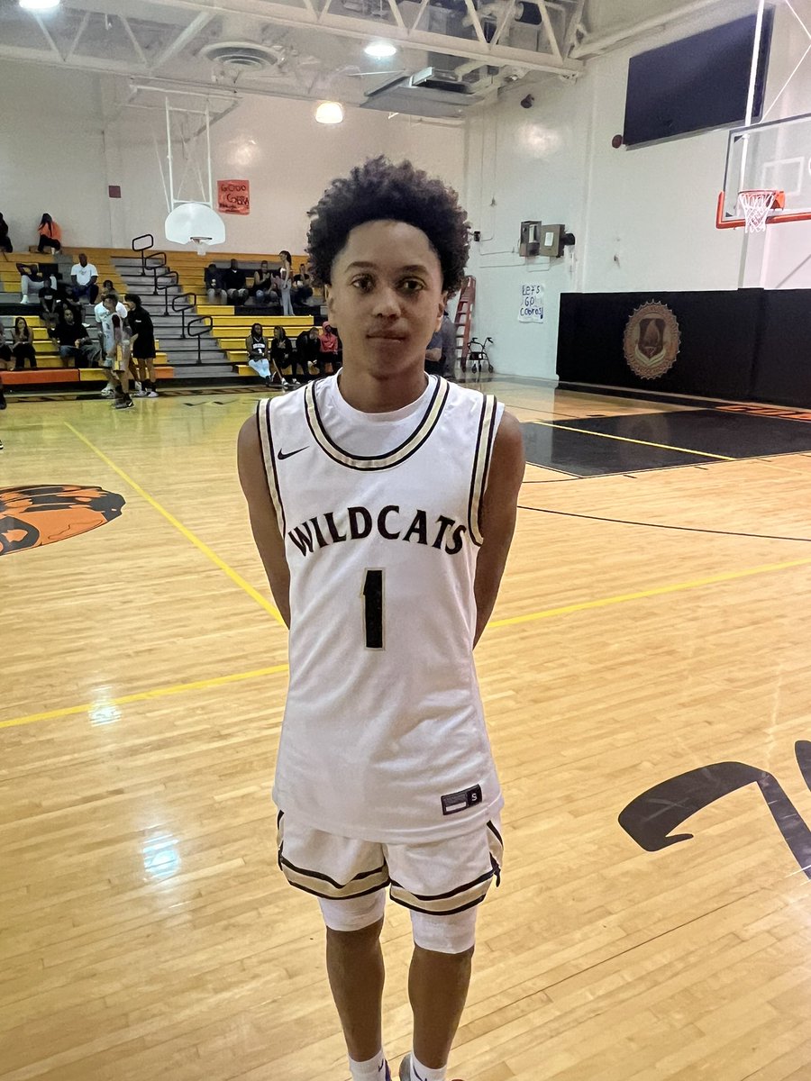 MMcGeeBball's tweet photo. Final Score at the MMB Thanksgiving Challenge
Western defeats Elite Academy 77-34

Western
24’ Andre Guerrier  16 pts 
25’ Ethan Panton-Hazell  11 pts

EAS 
25’ Camerin Chin 8 pts

#MMBThanksG https://t.co/5yxBjUtgx9