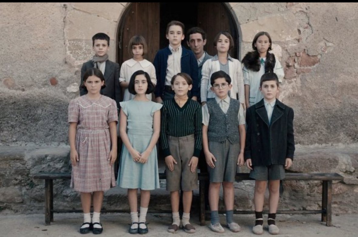 SantiBalmesSoy's tweet photo. “El maestro que prometió el mar “. Conmovedora, tierna y necesaria. Al finalizar la película nadie se ha levantado de su butaca. Todos queríamos saber más de esta historia, tristemente real. Altamente recomendable. https://t.co/eW33ZbK1ct