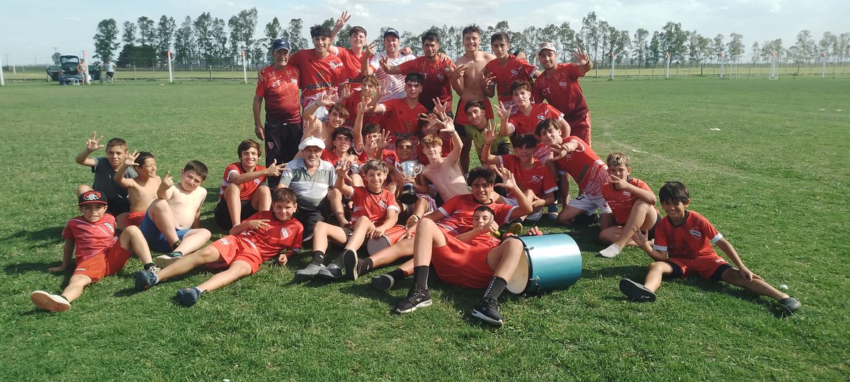 masternewsyvos's tweet photo. Tri Independiente: Campeón del Año en Sexta División https://t.co/f0qIZ92Z0e https://t.co/giw4d7lQRS