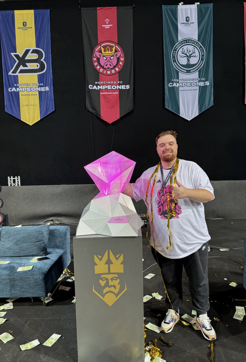 SOMOS CAMPEONES DE LA KINGDOM CUP <a href="/PorcinosFC/">Porcinos FC</a> 

8 de 8 victorias. 61 goles a favor. 100.000 euros para los jugadores. 

HISTORIA.