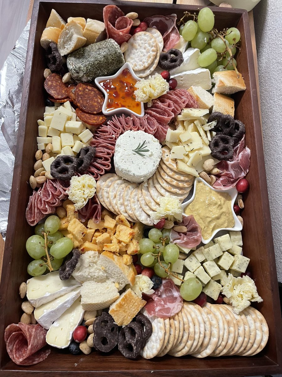 JakeViales's tweet photo. Shout out to my Fiancé for making such a beautiful charcuterie board. https://t.co/4ceWPbtwyT