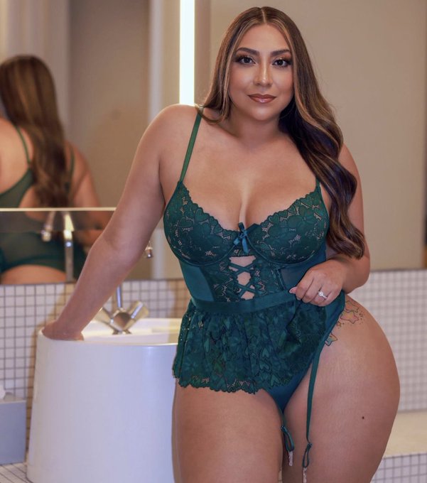 New on IG https://t.co/ot9btgodQI https://t.co/sk0WYYlNkw