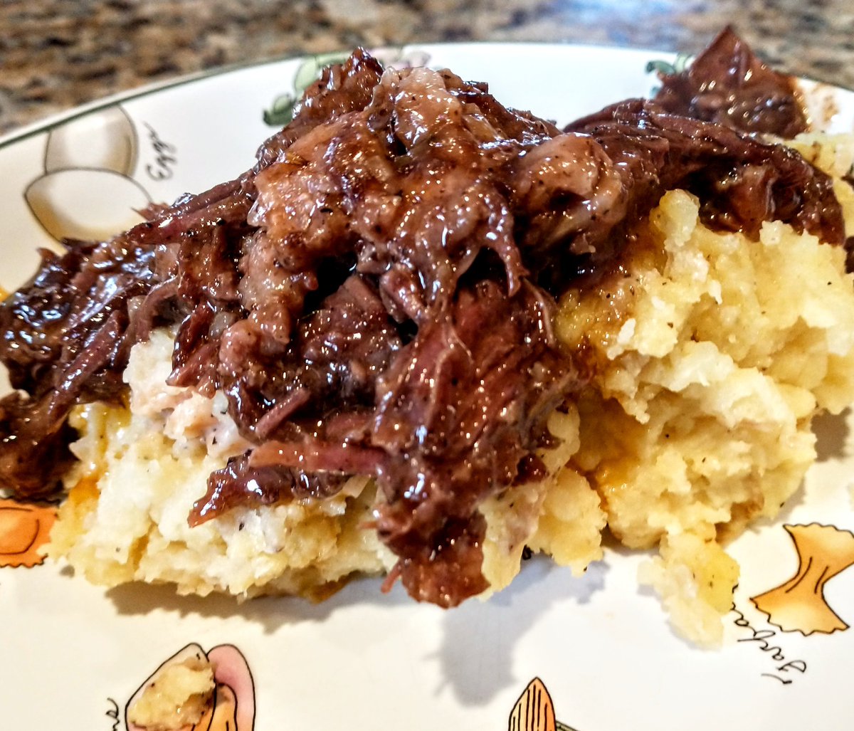 MassVeteran's tweet photo. The Kid requested Mac and Cheese before she headed back to school. Voila - Braised Short Rib Mac and Cheese, to include a scratch Vermont cheddar cheese sauce. #dadcancook #scrumptious #foodislove https://t.co/k5U6LS8vZP