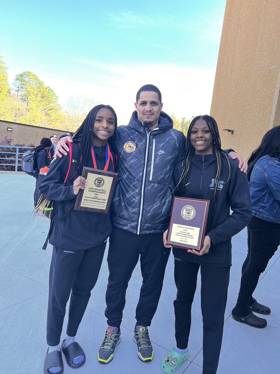 BWSLGirlsAAU's tweet photo. Help us wish our very own @Coach_Earl_ a Happy Birthday 💙💛

#BooCrew #72 #BooBlooded https://t.co/Su4r7DKY3Z