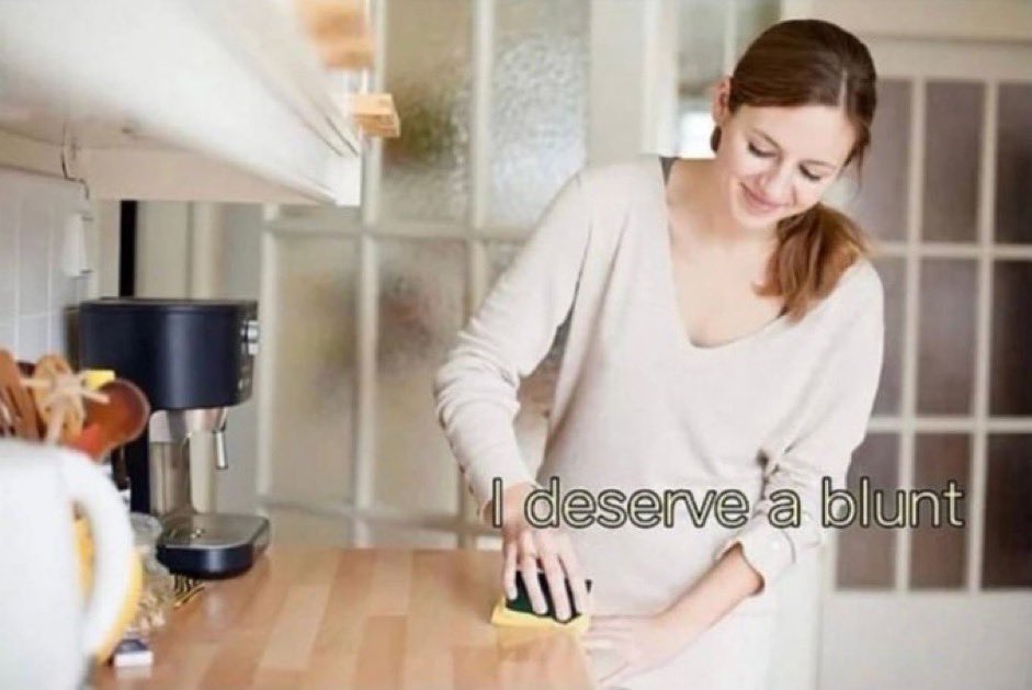PARTYPRlEST's tweet photo. Me after helping Panette clean one dish https://t.co/cE8wtvMCRQ