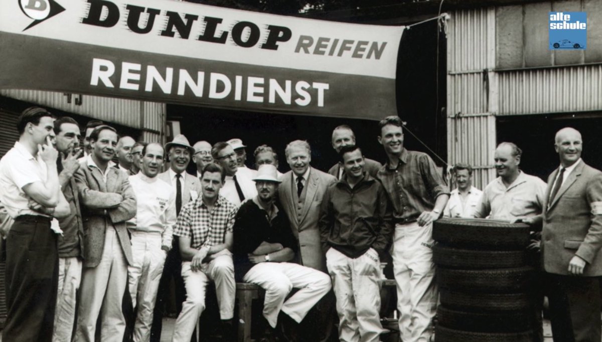 eifelronaldo's tweet photo. Good night everyone ✌🏼
Klasse Bild aus dem alten Fahrerlager 🤩 @nuerburgring 💚
#alteschule https://t.co/DeZ50p4nPe