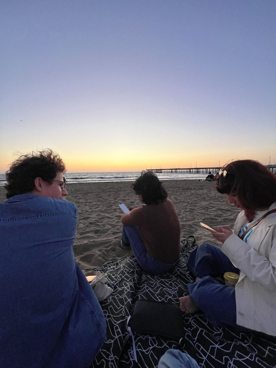 mxgic42_'s tweet image. a little underground boy band called coldplay brought us together 🤍