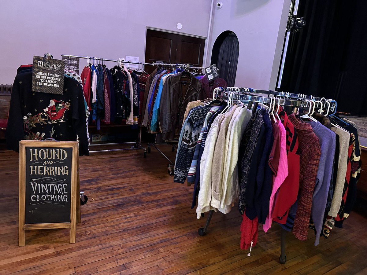 PhilApart's tweet photo. If you’re in Albany and need a true vintage ugly Christmas sweater, stop by Lark Hall—I got ya covered https://t.co/bodEpXebjX