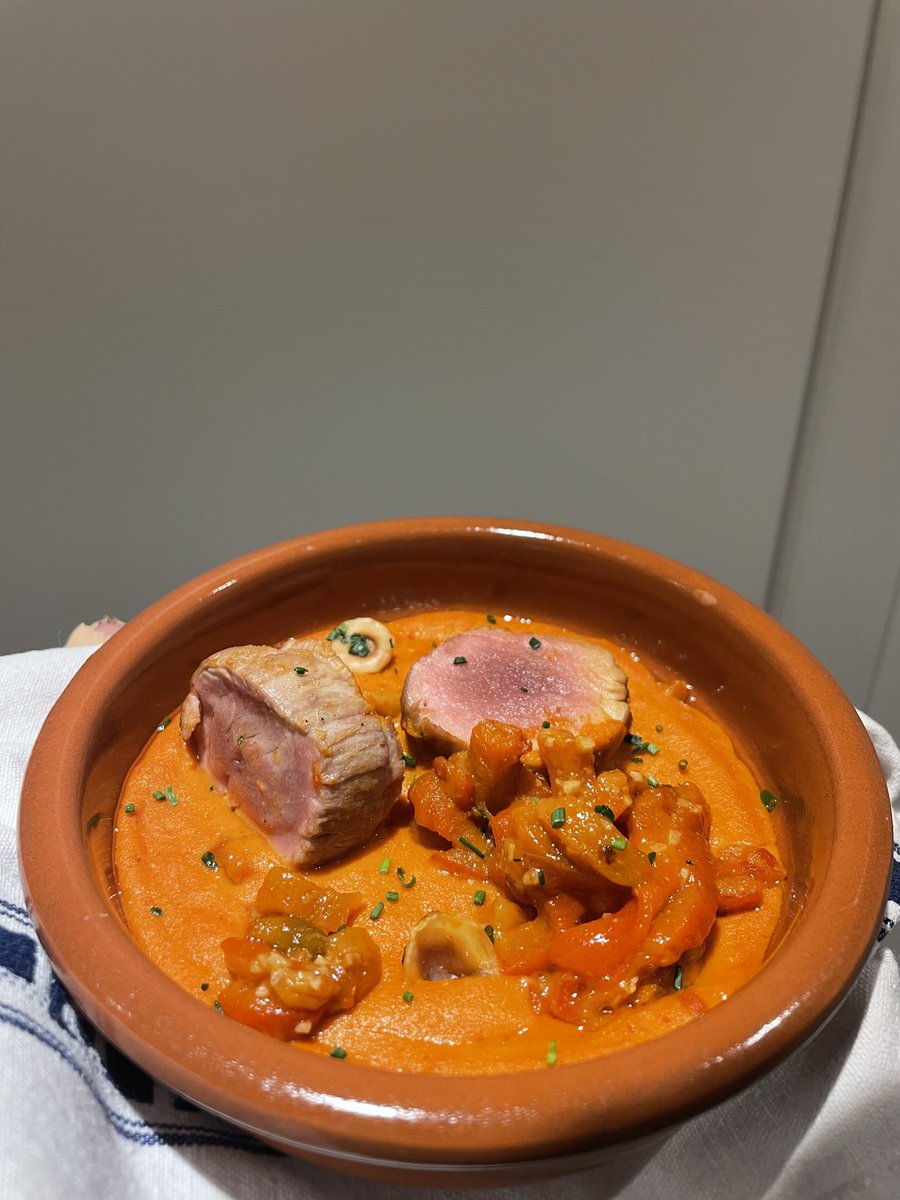 lixpr's tweet photo. More foodporn

hazelnut x pork https://t.co/KTSljUCNjk