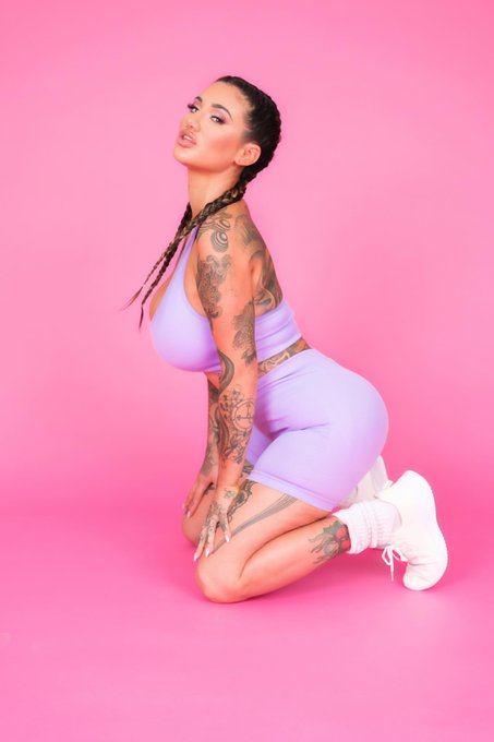 2 pic. Workout bunny for @Brazzers https://t.co/Q5woOhUJBa