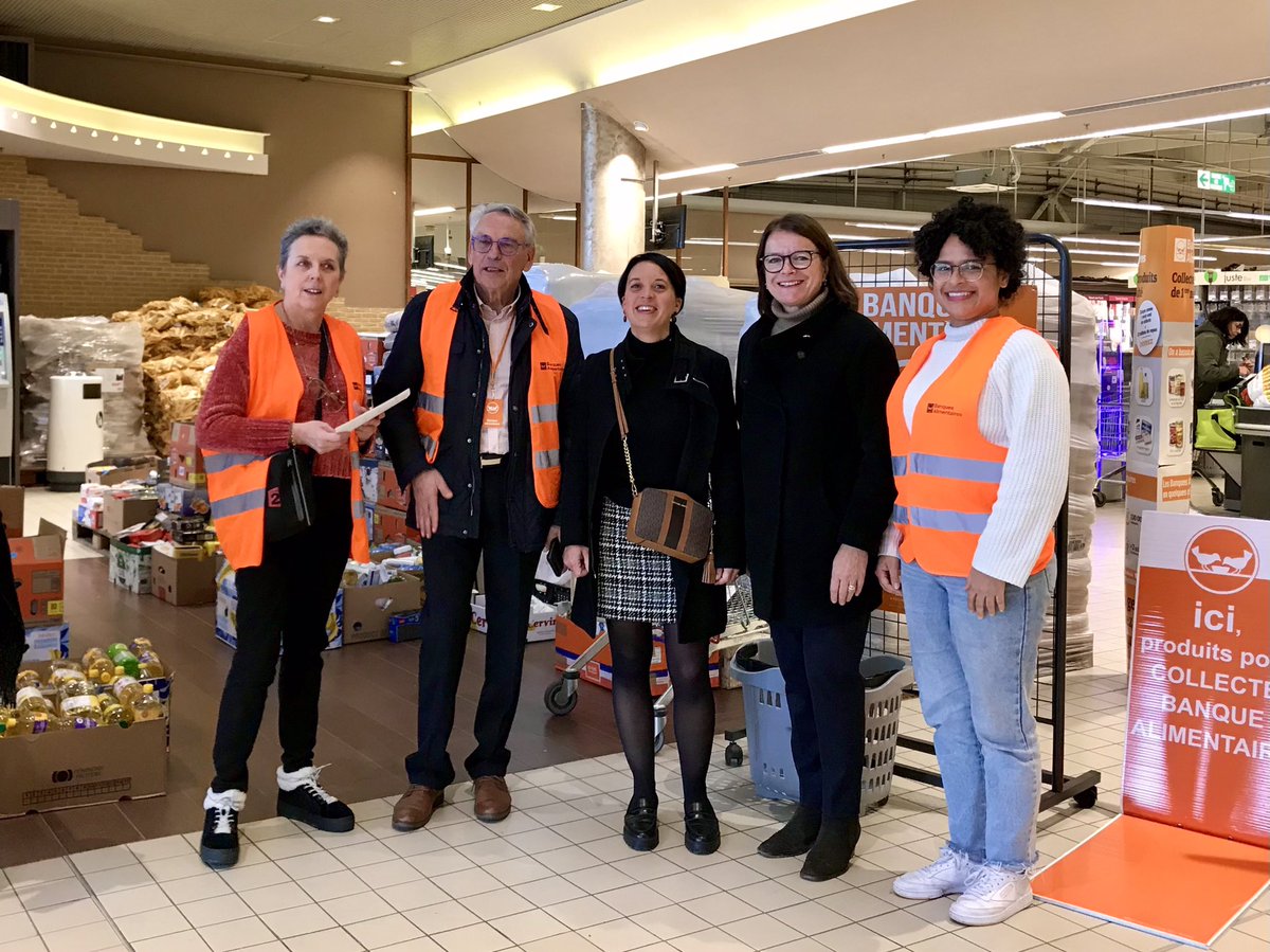 Laurence Maillart M (@lmaillart) on Twitter photo Merci à tous les bénévoles de la <a href="/BanquesAlim/">Banques Alimentaires</a> mobilisés ces 48h pour la réussite de la grande collecte. Merci aux donateurs, élus et bénévoles de #Liffré présents au #superU de #Liffré avec le président de la <a href="/ba_rennes/">Banque Alimentaire de Rennes</a>
Votre action est essentielle pour faire vivre la solidarité Merci à tous les bénévoles de la <a href="/BanquesAlim/">Banques Alimentaires</a> mobilisés ces 48h pour la réussite de la grande collecte. Merci aux donateurs, élus et bénévoles de #Liffré présents au #superU de #Liffré avec le président de la <a href="/ba_rennes/">Banque Alimentaire de Rennes</a>
Votre action est essentielle pour faire vivre la solidarité