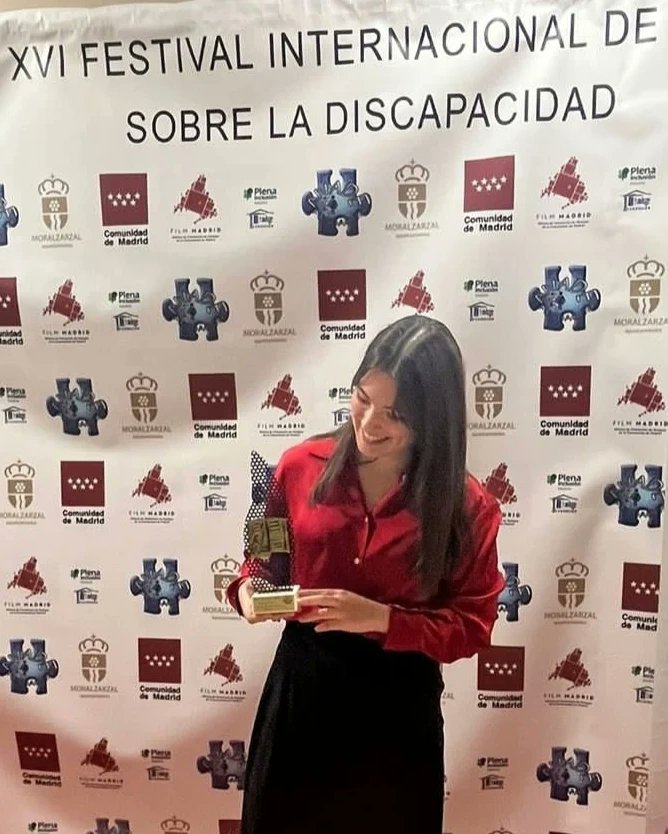 ¡La Rampa continúa dándonos alegrías! Nuestro corto ha recibido el premio a Mejor corto rodado en Madrid en el XVI Festival Internacional de Cine sobre la Discapacidad de la Fundación Anade.
¡Muchísimas gracias <a href="/JuanferAndres/">Juanfer Andrés</a>, <a href="/caixabank/">CaixaBank</a> y <a href="/FMontemadrid/">Fundación Montemadrid</a>!