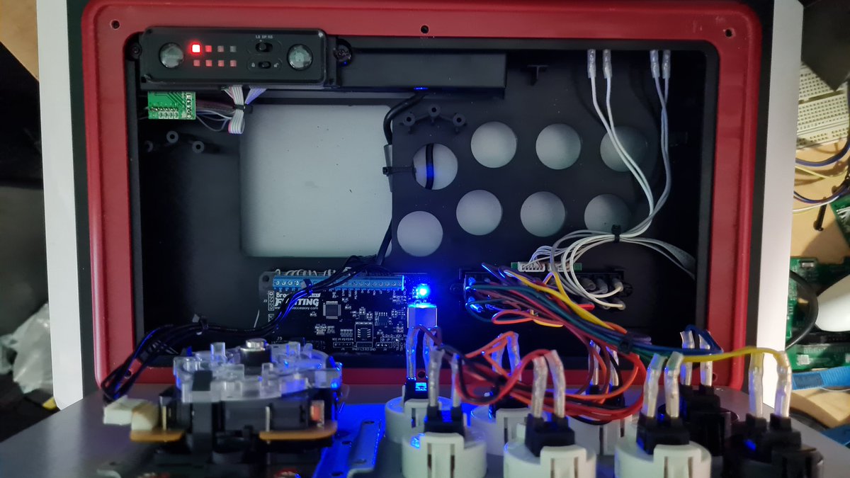 Update+Customization this MadCatz TE SFIV Edition.
- <a href="/brookgamingfans/">Brook Gaming</a> UFB inside.
Reusing its original:
- Turbo button
- Home button
- Lock switch
- LS/DP/RS switch
- Turbo LEDs 1-4 now used for player indicaror
- Turbo LED 5 shows Turbo ON
<a href="/ElGalacticoGG/">ELGALACTICO.GG</a> 
#JB506ArcadeSticks