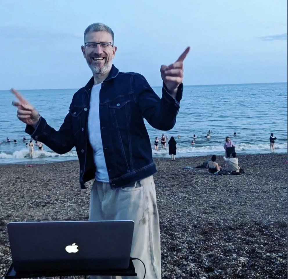 Looking forward to the #fullmoonswim? The amazing Ben Williams has volunteered to be our resident DJ! You may remember him for his trumpet blowing excellence? @bestenjoyednow  #fullmoonmagic See you at 3.30pm! #swimhappy #brighton #fullmoonevent #DJ #beachparty #yogaswimdance
