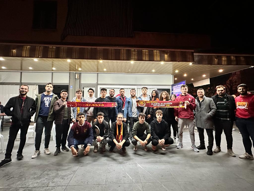 uA_Alanya's tweet photo. ŞAMPİYON OL CİMBOMBOM AL BİZİM CANIMIZI!
#uAAlanya #uAYurtici #utrAslan https://t.co/n0Dn0wcNQF
