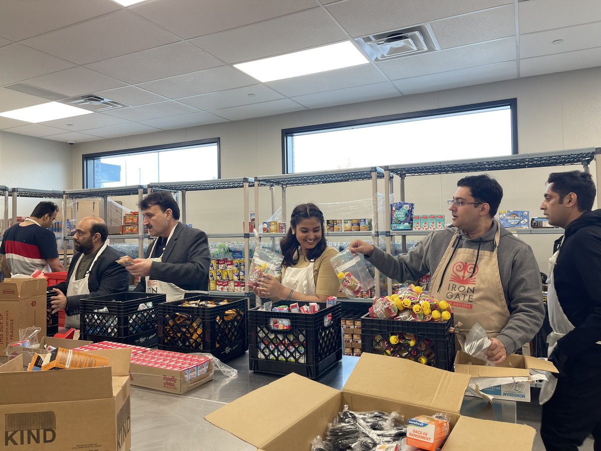 TulsaGlobal's tweet image. Thanks very much to @IronGateTulsa Iron Gate Tulsa for hosting TGA’s @StateIVLP participants from Pakistan, focused on “U.S. Agricultural Technology Practices,” for a community service project yesterday!  @fhi360