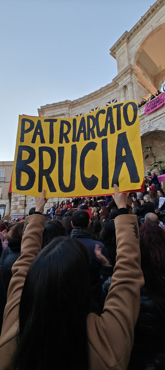 Means 'Burn the Patriarchy' in Italian. 
#noviolenceagainstwomen