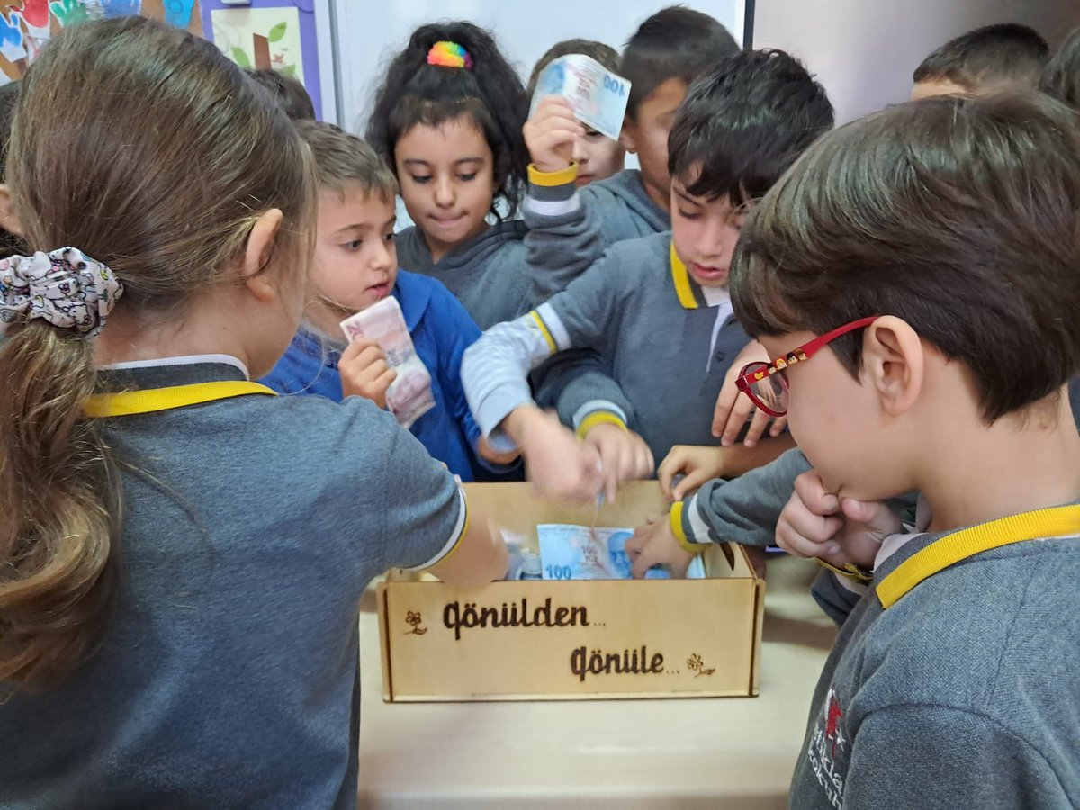 Sinop İstiklal İlkokulu (@yasinsakalli57) on Twitter photo Gönülden Gönüle Kumbaramız 11. Kez Açıldı. Teşekkürler İstiklal İlkokulu Ailesi💕👨👩👦👦
<a href="/TCSinopValiligi/">T.C. Sinop Valiliği</a>
<a href="/sinopilmem/">Sinop Milli Eğitim Müdürlüğü</a> Gönülden Gönüle Kumbaramız 11. Kez Açıldı. Teşekkürler İstiklal İlkokulu Ailesi💕👨👩👦👦
<a href="/TCSinopValiligi/">T.C. Sinop Valiliği</a>
<a href="/sinopilmem/">Sinop Milli Eğitim Müdürlüğü</a>