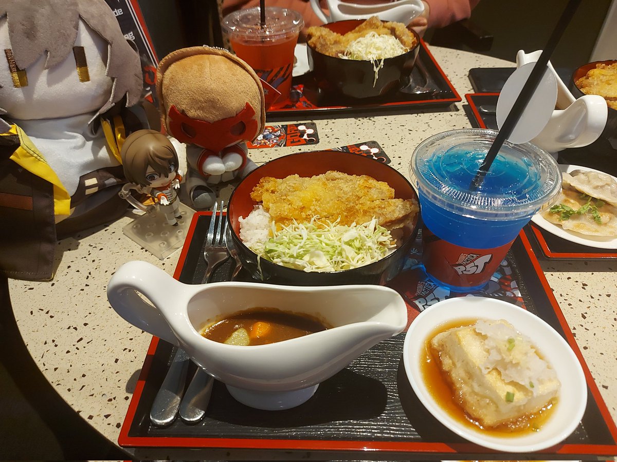 chinposamuraii's tweet photo. Went to the Persona 5 Tactica cafe collab event today! Food was great but my company even MORE SO! I can't express how thankful I am to be with these friends today. Genuinely one of the more memorable ones in my years of attending events
P3 collab next? #P5TCafePH #AtlusSEA #P5T https://t.co/gmbod7AjCY
