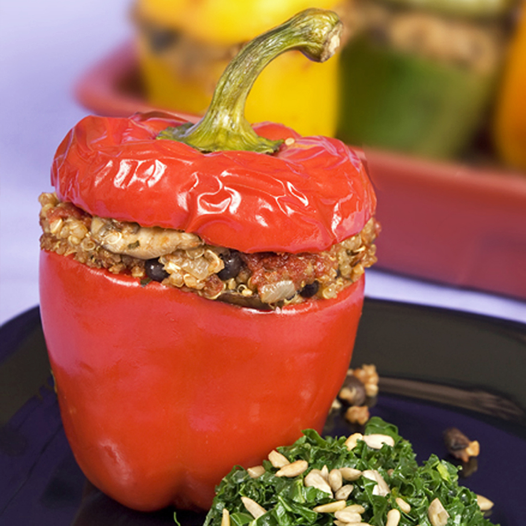 Jazzyvegetarian's tweet photo. This festive, hearty entrée will grace the table at any fall or winter celebration. #Watch me prepare this delicious #recipe on YouTube this week in our "Vegan Holiday Meal" show! https://t.co/EViOnVEJCX
#vegan #plantbased #easycookingathome #recipes #stuffedpeppers #VeganHoliday https://t.co/1CBzHaAwHp
