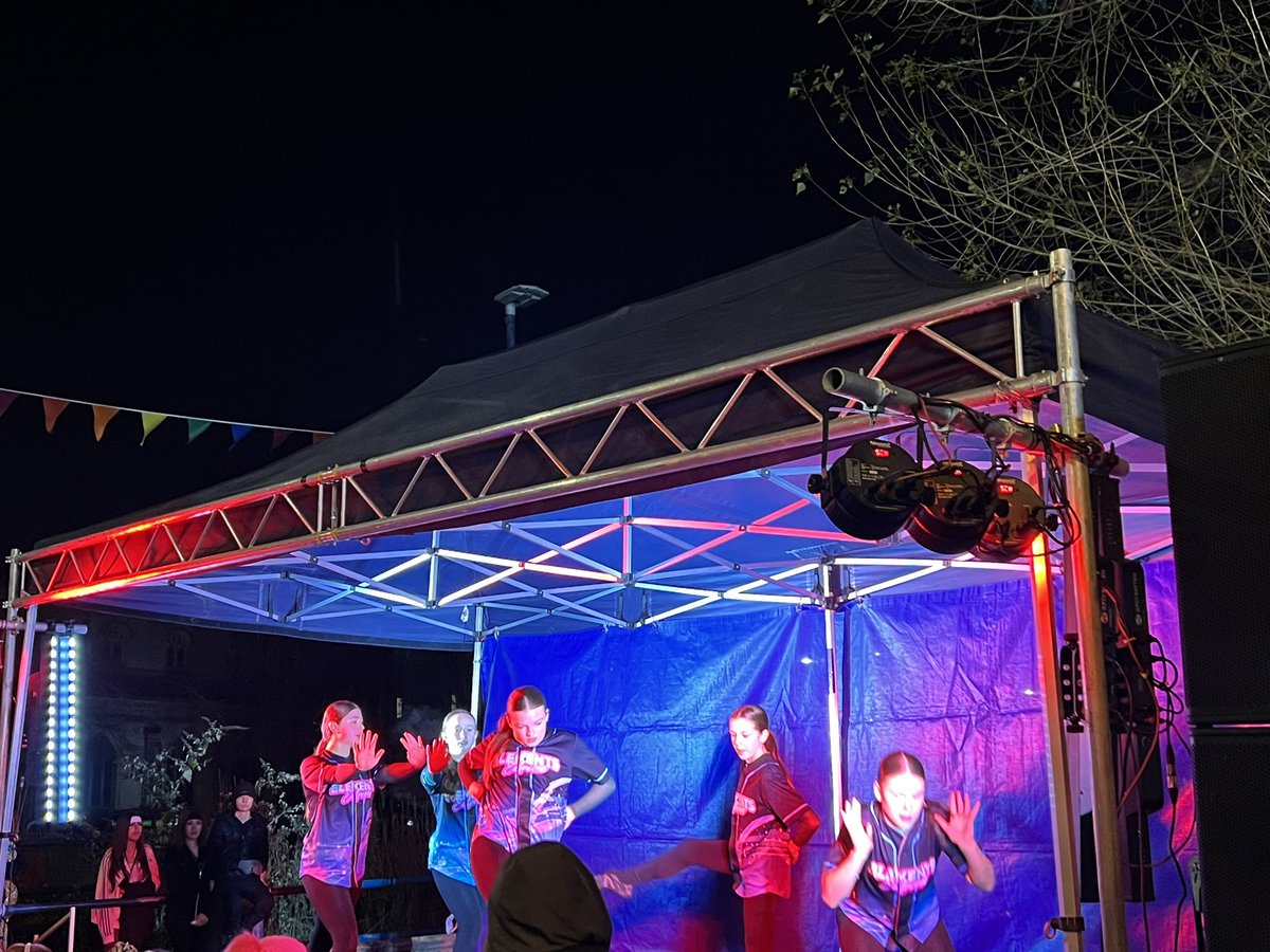 Tameside Council (@tamesidecouncil) on Twitter photo Fantastic atmosphere at Stalybridge Street Fest and Christmas Light Switch On  
🥳🎄🎄🎅🏻
#streetfest #ProudTameside #ChristmasIsComing Fantastic atmosphere at Stalybridge Street Fest and Christmas Light Switch On  
🥳🎄🎄🎅🏻
#streetfest #ProudTameside #ChristmasIsComing